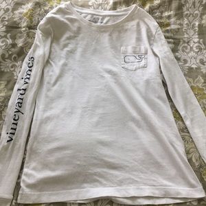 White vineyard vines long sleeve.